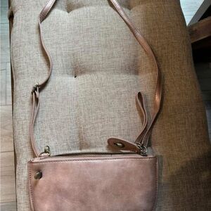 Elegant Tan Leather Shoulder Bag